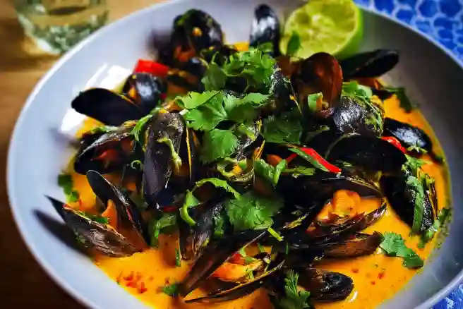 Coconut Curry Mussels
