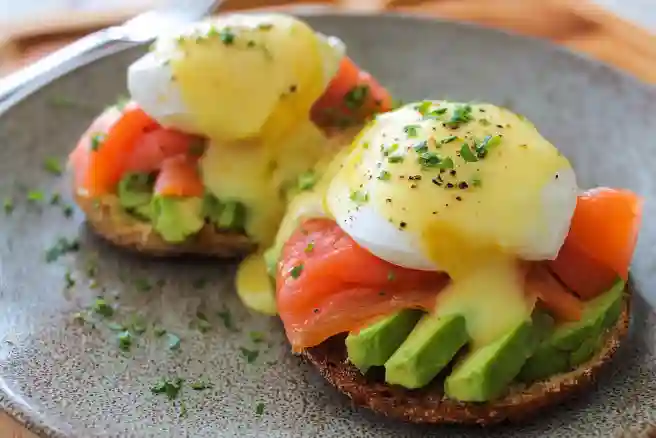 Smoked Salmon and Avocado Eggs Benedict