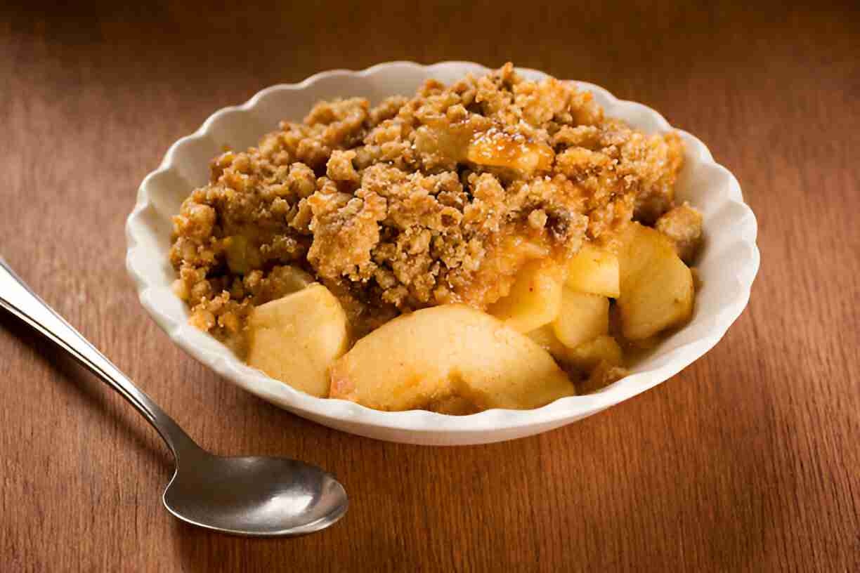 Apple Crisp: A Delicious Fall Dessert Recipe