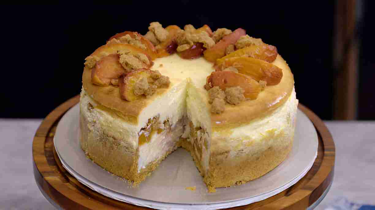 Peach Cobbler Cheesecake: A Heavenly Treat for Every Occasion