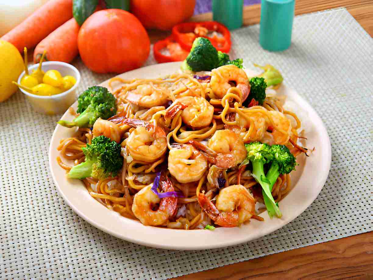 Shrimp Chow Mein: A Delicious Stir-Fry for the Family