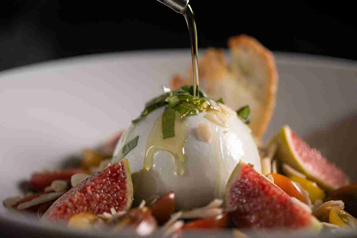 Burrata with Tomatoes and Figs: A Symphony of Flavor