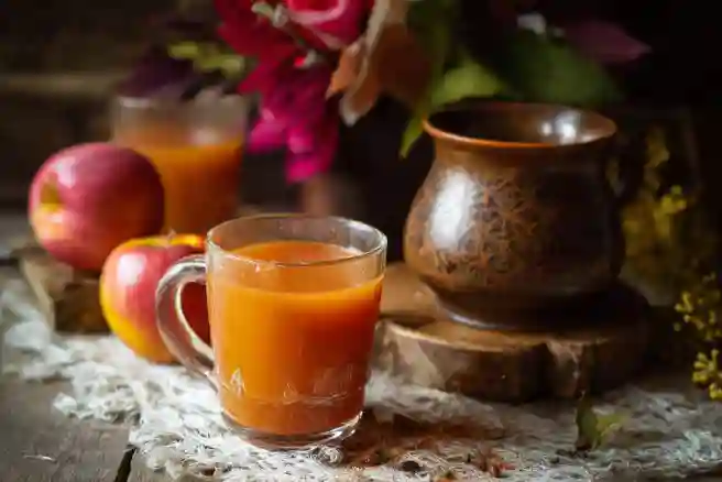 Wassail (Warm Autumn Punch)