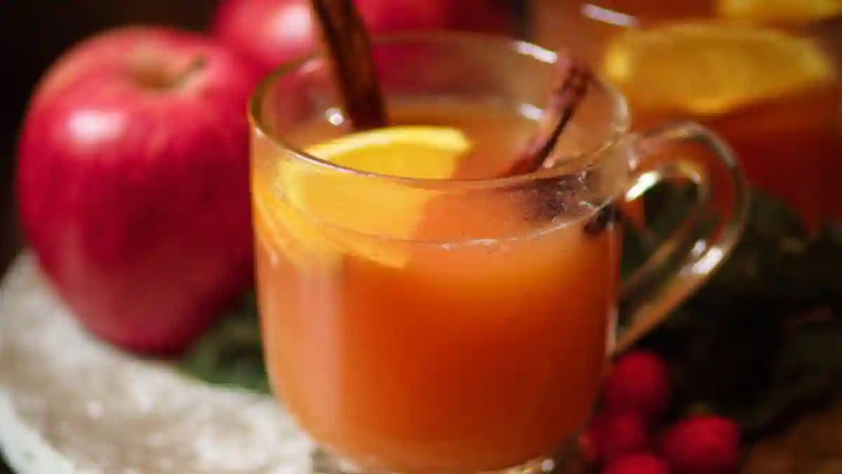 Wassail (Warm Autumn Punch)