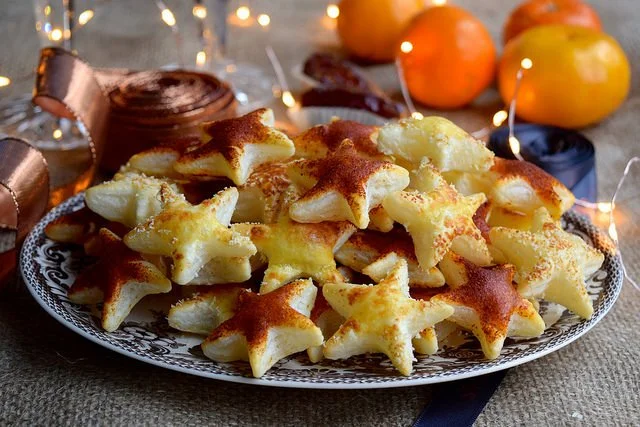 Plate of Parmesan & Paprika Cocktail Stars garnished and ready to serve